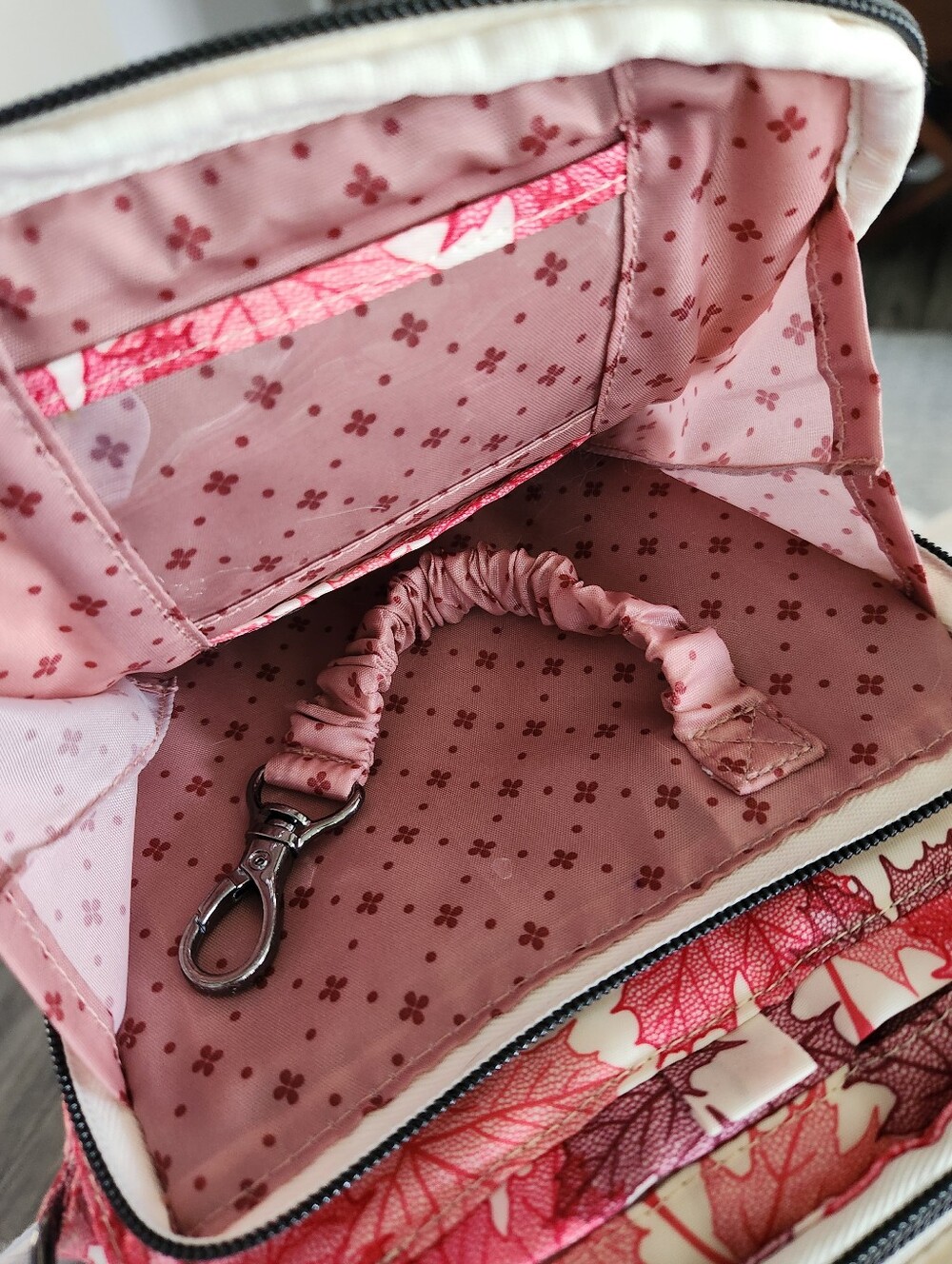 Lug Skeeter Leaf-Print Crossbody Bag Pinks And Cream Color - Picture 9 of 14